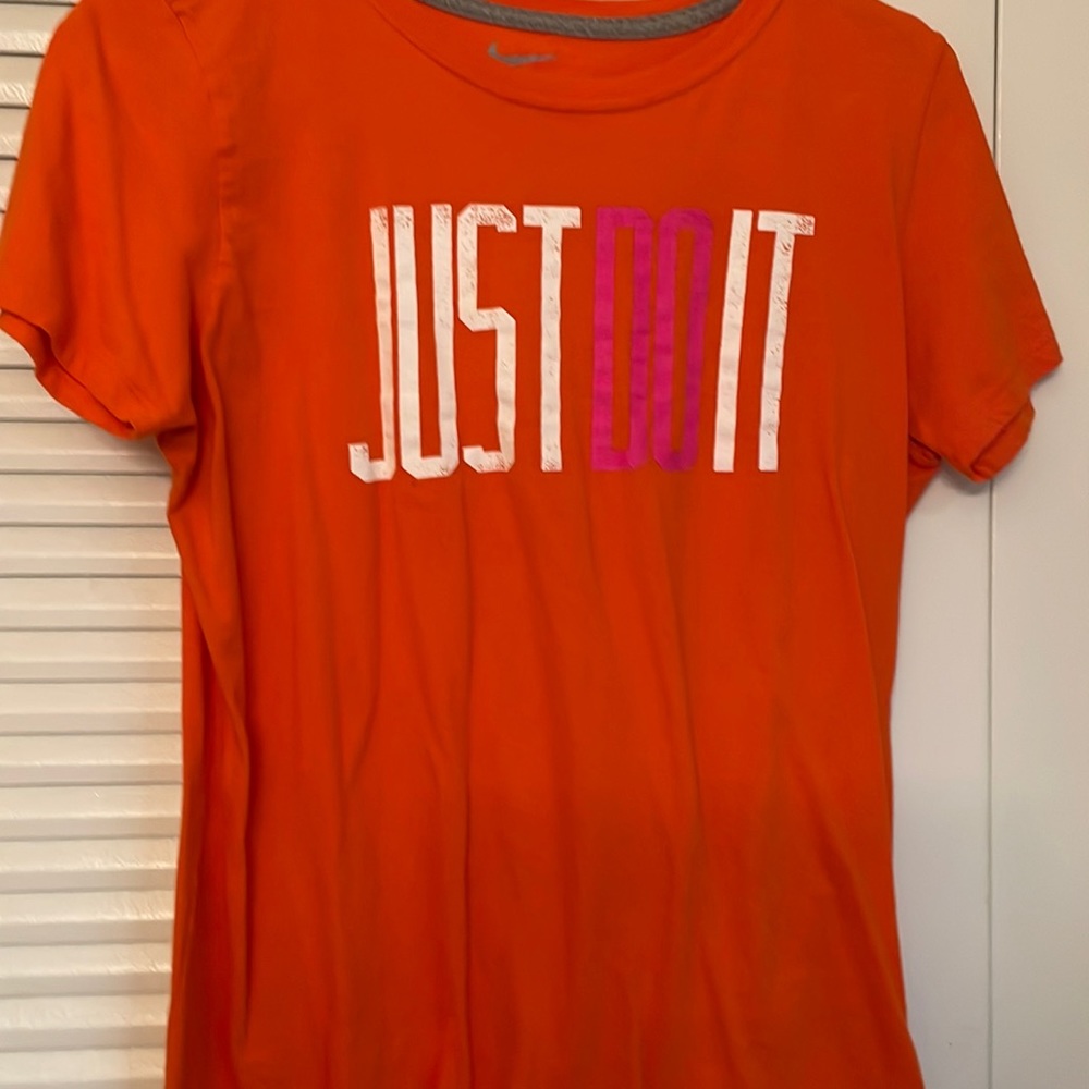 Nike tee